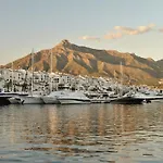 Vacation I Stylish 5bdr Penthouse, Sea And Marina View, Cinema Room, Fastest Wifi * Marbella
