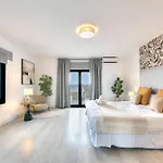 Vacation I Stylish 5bdr Penthouse, Sea And Marina View, Cinema Room, Fastest Wifi Lägenhet