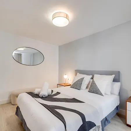 Vacation I Stylish 5bdr Penthouse, Sea And Marina View ماربيا