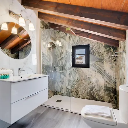 Vacation I Stylish 5bdr Penthouse, Sea And Marina View, Cinema Room, Fastest Wifi Marbella