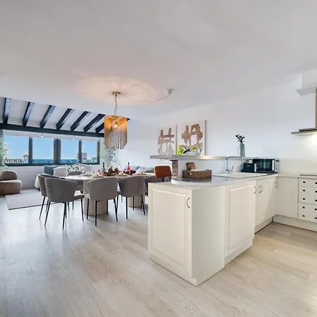 Vacation I Stylish 5bdr Penthouse, Sea And Marina View ماربيا