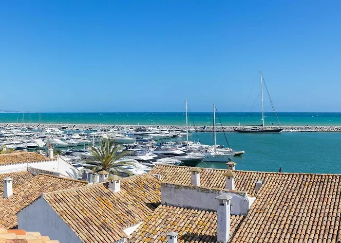 Vacation I Stylish 5bdr Penthouse, Sea And Marina View, Cinema Room, Fastest Wifi * Marbella