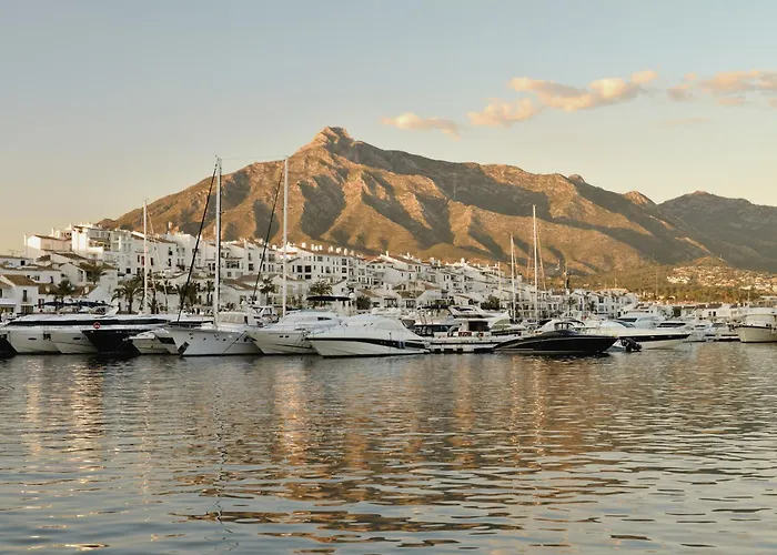 Vacation I Stylish 5bdr Penthouse, Sea And Marina View, Cinema Room, Fastest Wifi * Marbella