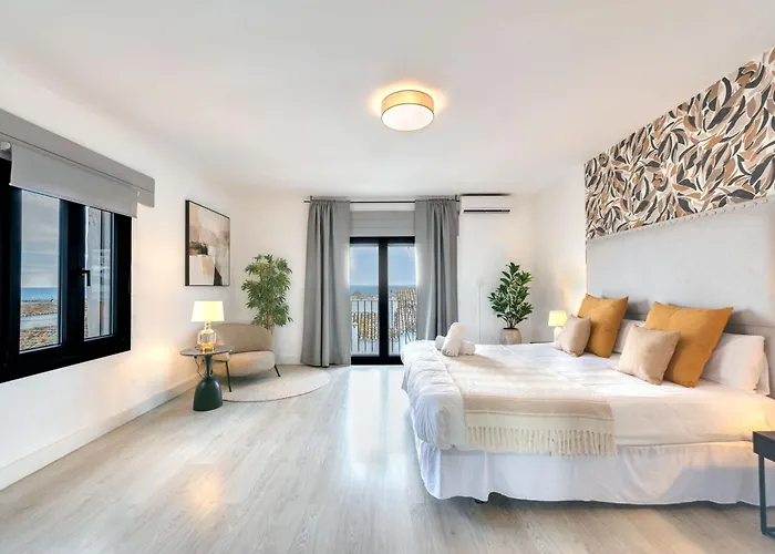 Vacation I Stylish 5bdr Penthouse, Sea And Marina View, Cinema Room, Fastest Wifi Apartment