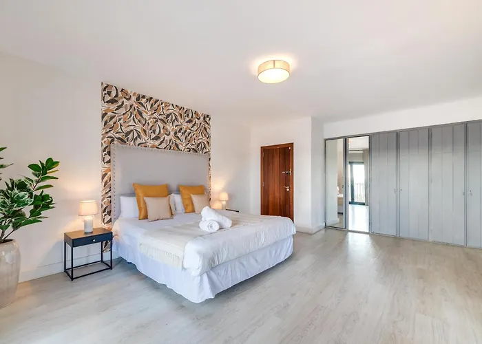 Vacation I Stylish 5bdr Penthouse, Sea And Marina View, Cinema Room, Fastest Wifi * Marbellac