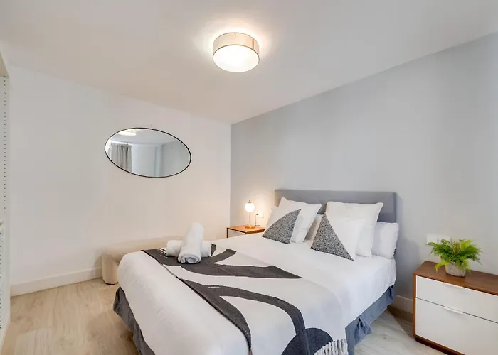 Vacation I Stylish 5bdr Penthouse, Sea And Marina View, Cinema Room, Fastest Wifi Marbella