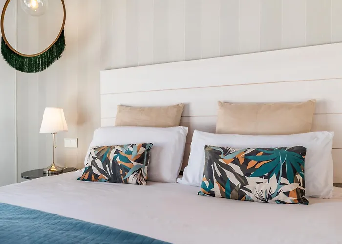 Vacation I Stylish 5bdr Penthouse, Sea And Marina View, Cinema Room, Fastest Wifi