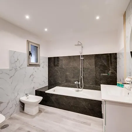 Vacation I Stylish 5bdr Penthouse, Sea And Marina View, Cinema Room, Fastest Wifi *