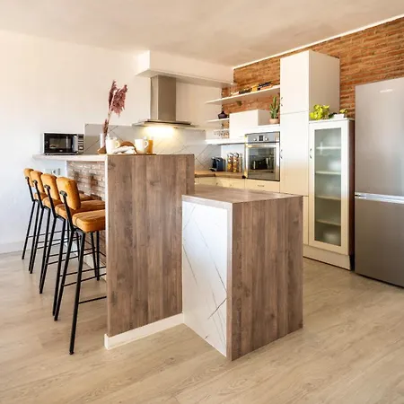 Apartment Vacation I Stylish 5bdr Penthouse, Sea And Marina View, Cinema Room, Fastest Wifi Marbella